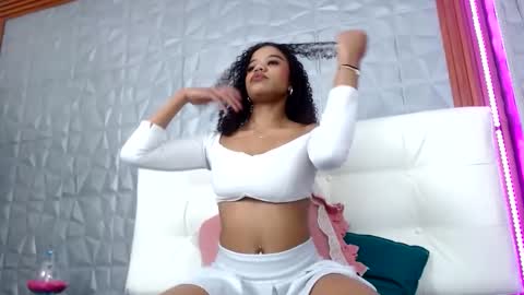 arianna_rochel online show from November 2, 2025, 5:48 pm