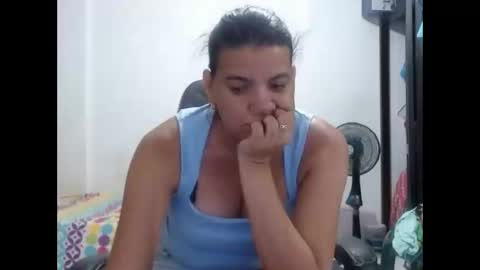 ariannaloovel online show from May 27, 2026, 1:57 am