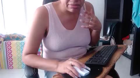ariannaloovel online show from May 28, 2026, 4:04 pm