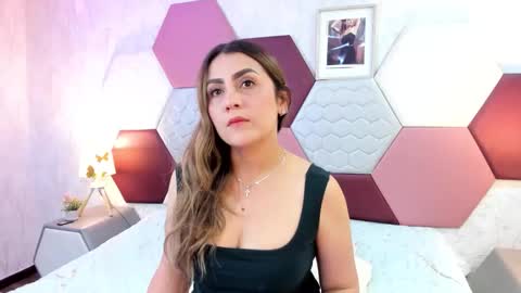 Snapshot of ariarous chatting on April 25, 2026, 6:05 pm aria online show from April 25, 2026, 6:05 pm