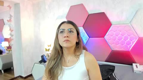 Snapshot of ariarous chatting on May 15, 2026, 9:44 pm aria online show from May 15, 2026, 9:44 pm