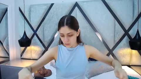 ariawillss online show from November 11, 2025, 12:27 pm