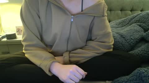 Snapshot of ariawoods chatting on December 16, 2024, 11:28 pm Aria Woods online show from December 16, 2024, 11:28 pm