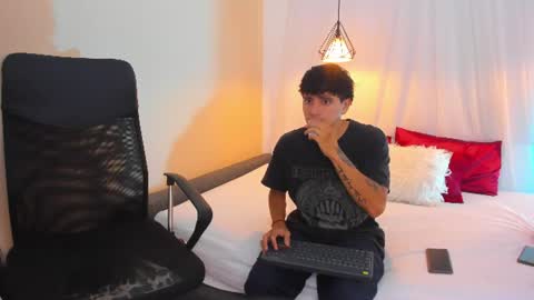 Ari and Aiden online show from June 10, 2026, 6:29 pm