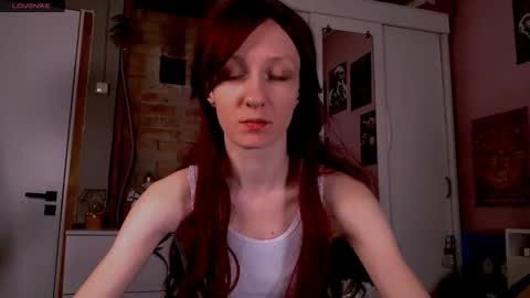 Snapshot of aribluush chatting on December 19, 2025, 11:01 pm aribluush online show from December 19, 2025, 11:01 pm