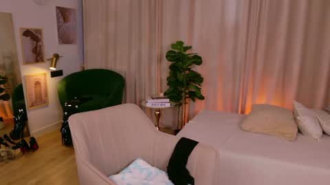 Snapshot of ariel_joy chatting on June 22, 2026, 5:37 am Ari online show from June 22, 2026, 5:37 am