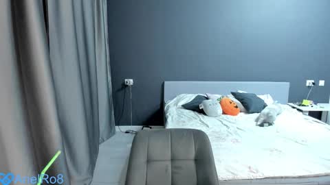 Snapshot of ariel_rouse chatting on November 5, 2025, 7:25 pm Ariel online show from November 5, 2025, 7:25 pm