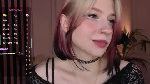 Ariel online show from November 19, 2025, 1:55 pm