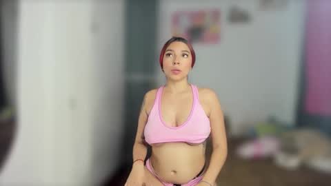 Snapshot of ariell_rose1 chatting on February 12, 2025, 5:26 am Stephany online show from February 12, 2025, 5:26 am