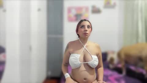 Snapshot of ariell_rose1 chatting on February 24, 2025, 5:00 am Stephany online show from February 24, 2025, 5:00 am