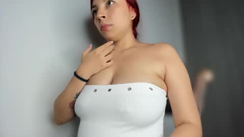 Snapshot of ariell_rose1 chatting on October 25, 2025, 3:36 am Stephany online show from October 25, 2025, 3:36 am