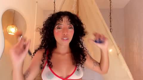 Snapshot of ariella_ruiz chatting on February 14, 2025, 6:51 pm A R I online show from February 14, 2025, 6:51 pm