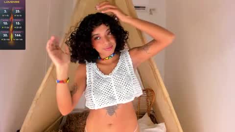 Snapshot of ariella_ruiz chatting on October 9, 2025, 12:14 pm A R I online show from October 9, 2025, 12:14 pm