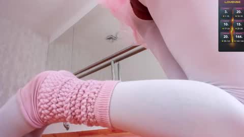 Snapshot of ariella_ruiz chatting on November 23, 2025, 12:16 pm A R I online show from November 23, 2025, 12:16 pm