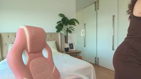 Snapshot of ariella_sol chatting on February 15, 2026, 7:21 pm Ariella GTM3 Tue Wed Thu Fri Sat 0400 am-1030pm online show from February 15, 2026, 7:21 pm