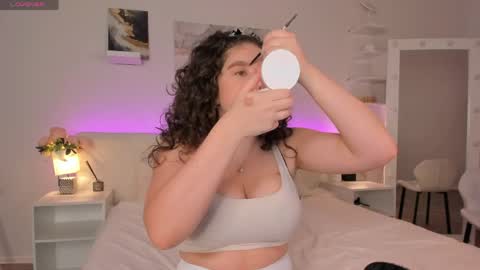 Snapshot of ariella_sol chatting on April 13, 2026, 1:22 am Ariella GTM3 Tue Wed Thu Fri Sat 0400 am-1030pm online show from April 13, 2026, 1:22 am