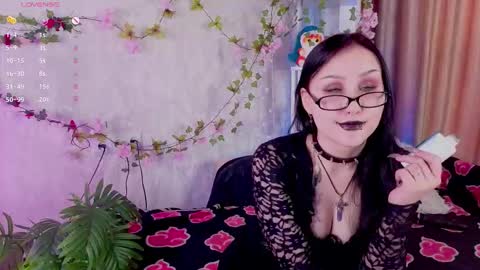 Snapshot of ariellemckoon chatting on March 16, 2026, 5:44 am Dee online show from March 16, 2026, 5:44 am