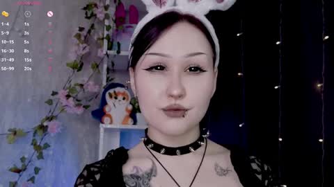 Snapshot of ariellemckoon chatting on April 7, 2026, 4:35 am Dee online show from April 7, 2026, 4:35 am