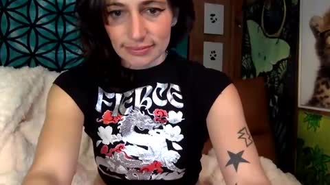 Snapshot of arielwyld chatting on December 15, 2024, 3:09 pm ariel  colin when hes here online show from December 15, 2024, 3:09 pm