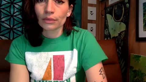 Snapshot of arielwyld chatting on December 23, 2024, 3:12 pm ariel  colin when hes here online show from December 23, 2024, 3:12 pm