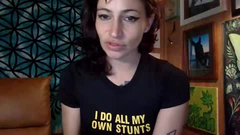 Snapshot of arielwyld chatting on December 27, 2024, 2:33 pm ariel  colin when hes here online show from December 27, 2024, 2:33 pm