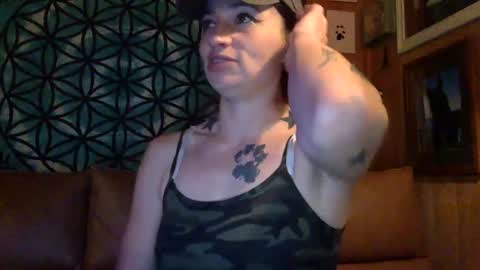 Snapshot of arielwyld chatting on January 9, 2025, 3:36 am ariel  colin when hes here online show from January 9, 2025, 3:36 am