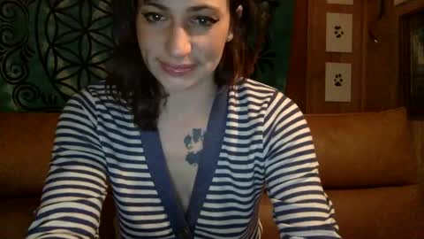 Snapshot of arielwyld chatting on January 24, 2025, 3:22 am ariel  colin when hes here online show from January 24, 2025, 3:22 am