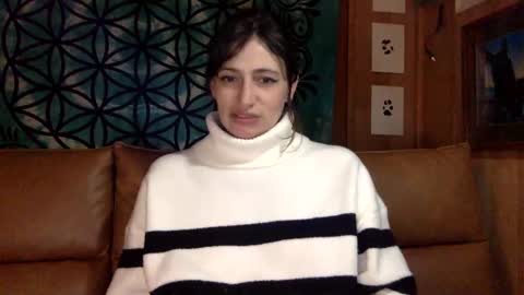 Snapshot of arielwyld chatting on February 4, 2025, 2:17 am ariel  colin when hes here online show from February 4, 2025, 2:17 am