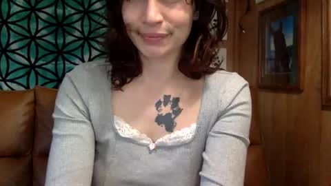 Snapshot of arielwyld chatting on March 1, 2025, 8:21 pm ariel  colin when hes here online show from March 1, 2025, 8:21 pm