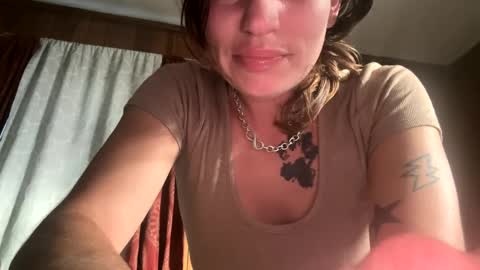 Snapshot of arielwyld chatting on September 22, 2025, 9:06 pm ariel  colin when hes here online show from September 22, 2025, 9:06 pm