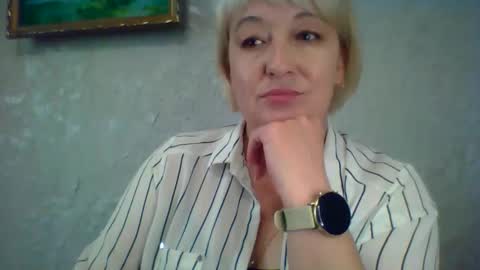 Snapshot of arielxloveresss chatting on June 3, 2026, 11:24 am ArielXLoveresss online show from June 3, 2026, 11:24 am
