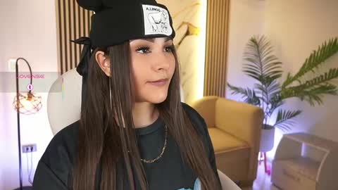 Snapshot of arigigomez chatting on May 11, 2026, 4:04 pm Arigi Gomez online show from May 11, 2026, 4:04 pm