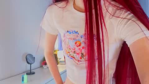 Snapshot of arinaa_waifu chatting on May 8, 2026, 3:06 pm Arina online show from May 8, 2026, 3:06 pm
