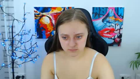 arinabelle online show from November 10, 2025, 1:26 am