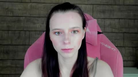 Arinakubrick online show from November 28, 2025, 4:37 am