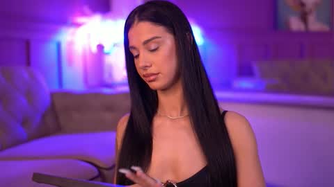 Snapshot of arinarhodes chatting on September 18, 2025, 5:48 pm Arina online show from September 18, 2025, 5:48 pm
