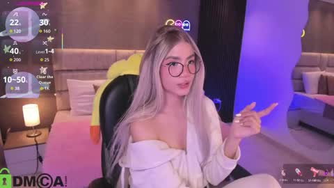 Snapshot of arinextdoor chatting on November 7, 2025, 11:38 pm Ari online show from November 7, 2025, 11:38 pm