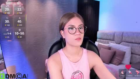 Snapshot of arinextdoor chatting on March 1, 2026, 4:14 am Ari online show from March 1, 2026, 4:14 am