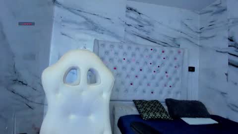 arisha_lee2 online show from July 4, 2026, 11:33 pm