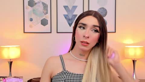   Nice to meet you  thumb up me please its important I  LOOK MY BIO DOWN online show from January 8, 2025, 11:30 pm