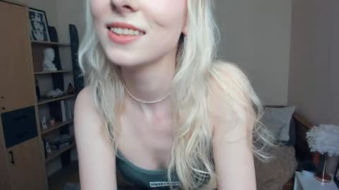 Snapshot of arlavitullo chatting on May 28, 2026, 8:33 am Emily online show from May 28, 2026, 8:33 am