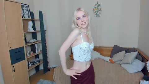 Snapshot of arlavitullo chatting on June 1, 2026, 9:11 am Emily online show from June 1, 2026, 9:11 am