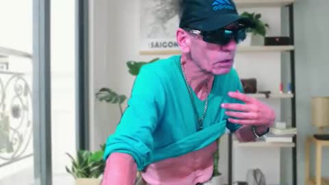 armaduradeacero online show from October 2, 2025, 9:38 am