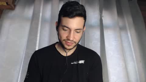 Snapshot of armando_2002 chatting on January 27, 2025, 2:35 pm ARMANDO online show from January 27, 2025, 2:35 pm