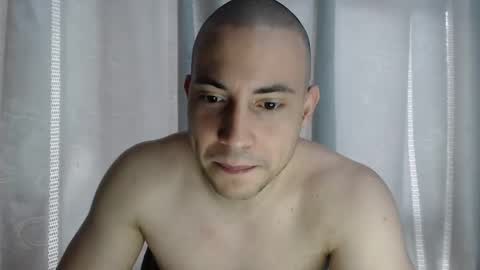 Snapshot of armando_2002 chatting on October 30, 2025, 6:52 pm ARMANDO online show from October 30, 2025, 6:52 pm