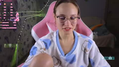 Snapshot of armurra chatting on December 2, 2025, 3:40 pm armurra online show from December 2, 2025, 3:40 pm