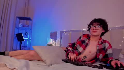 Arnold online show from December 14, 2024, 4:31 pm