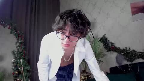 Arnold online show from December 23, 2024, 4:06 pm