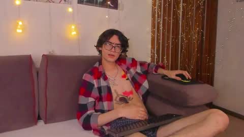 Arnold online show from December 25, 2024, 10:05 pm