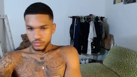 aron_7 online show from December 22, 2024, 7:22 am